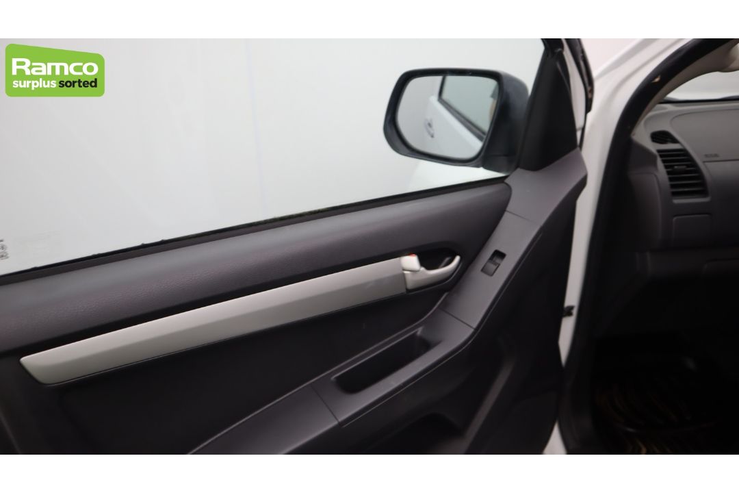 2012 Isuzu double cab D-Max Yukon - low miles (36595 miles) - full details in the description - Image 35 of 53