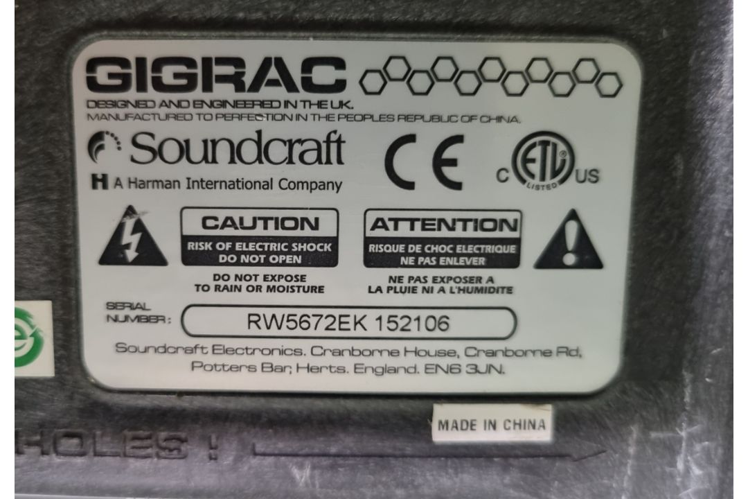 Gigrac 600 Soundcraft integrated mixer and 2x 300W amplifier with case - Image 5 of 7