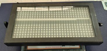 12x Varytec Colors NerveStrobe HP in flight case - L 120 x W 55 x H 77cm