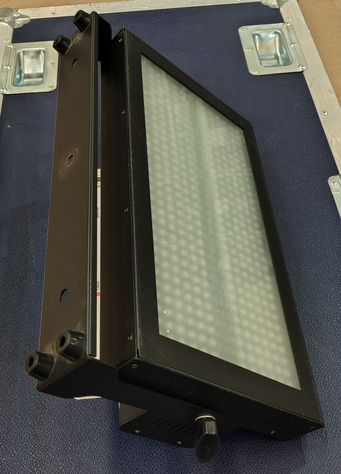 12x Varytec Colours NerveStrobe HP in flight case - L 120 x W 55 x H 77cm - Image 4 of 8