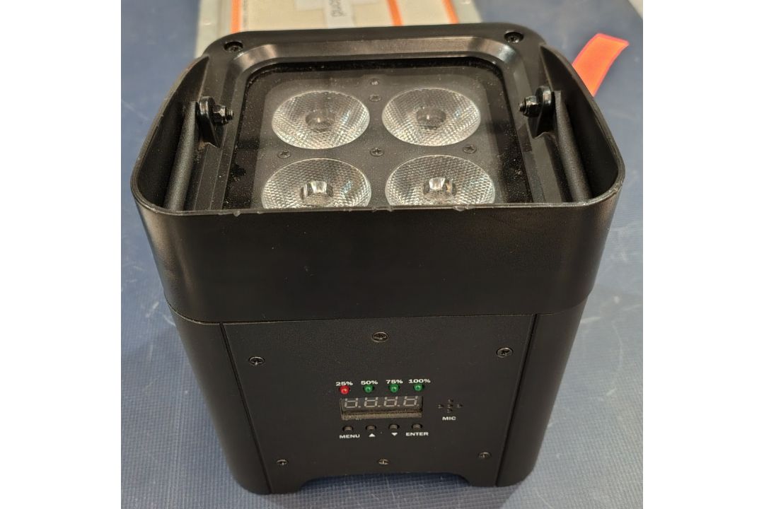 8x Equinox Colour Raider Lithium LED Uplighter in 2x carry bag - Image 3 of 6