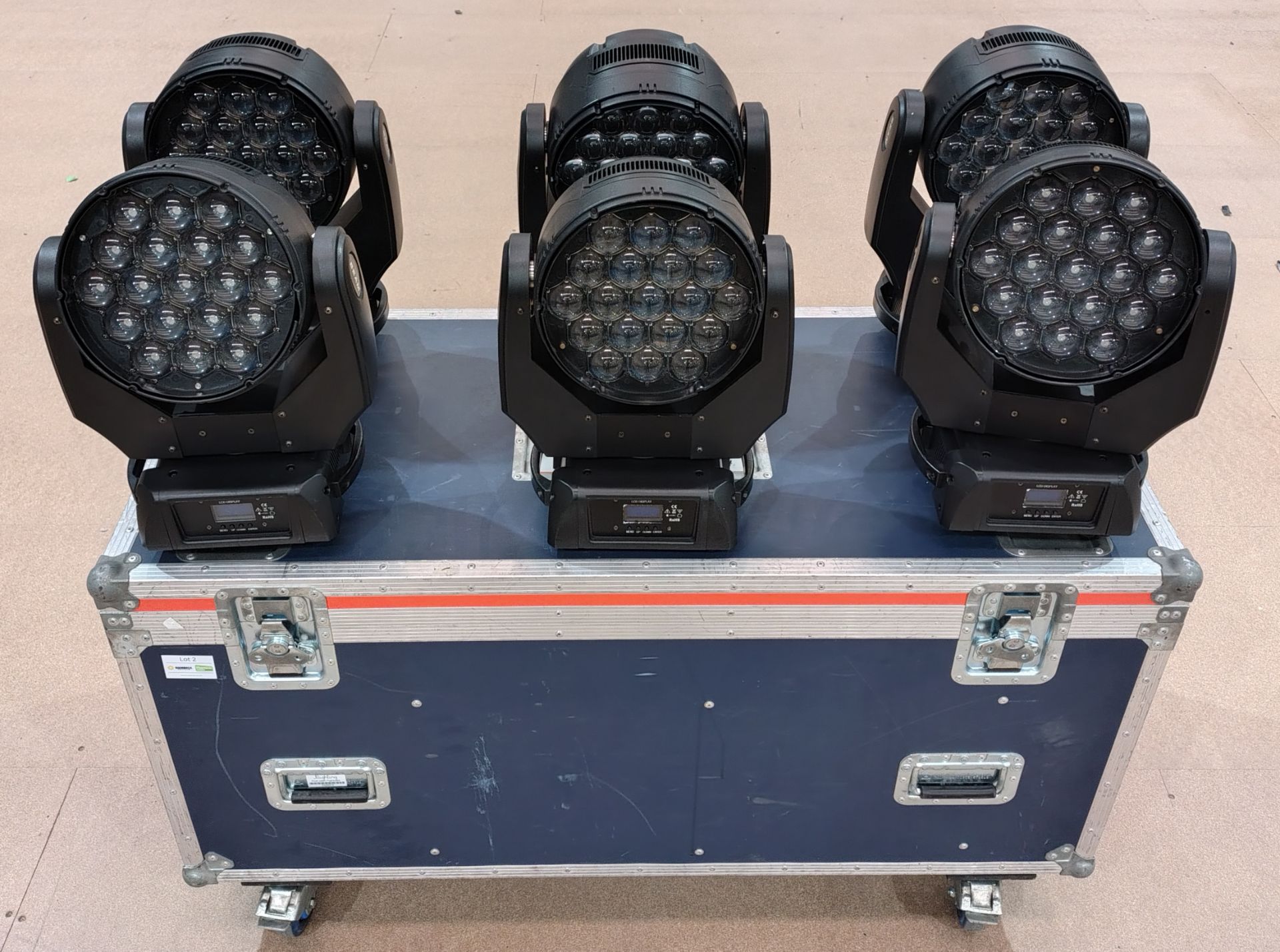 6x JLL Pixel Wash in flight case, omega clamps are included (may not be pictured)