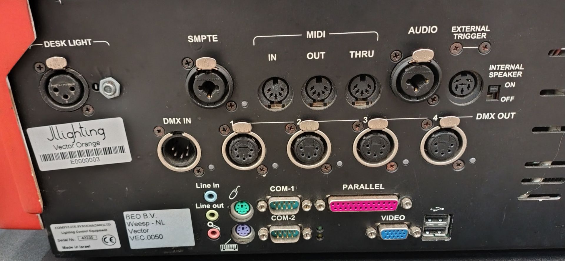 1x Compulite vector Orange Lighting Console in flightcase - L 75 x W 35 x H 88cm - Image 5 of 9