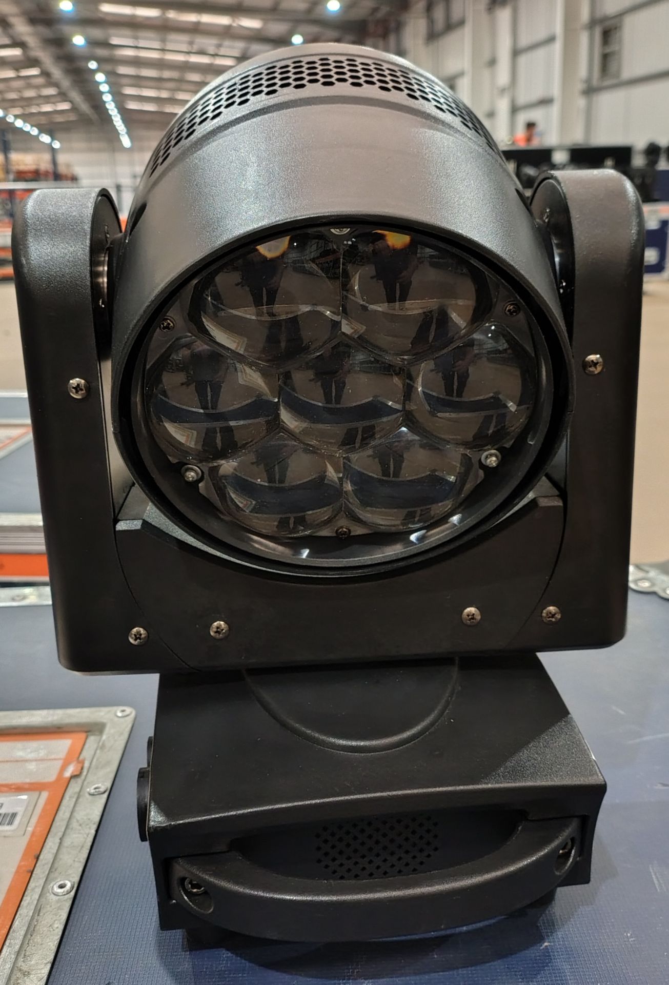 10 x Mini 740 Zoom Pixel Wash, NO flight case - Image 6 of 9