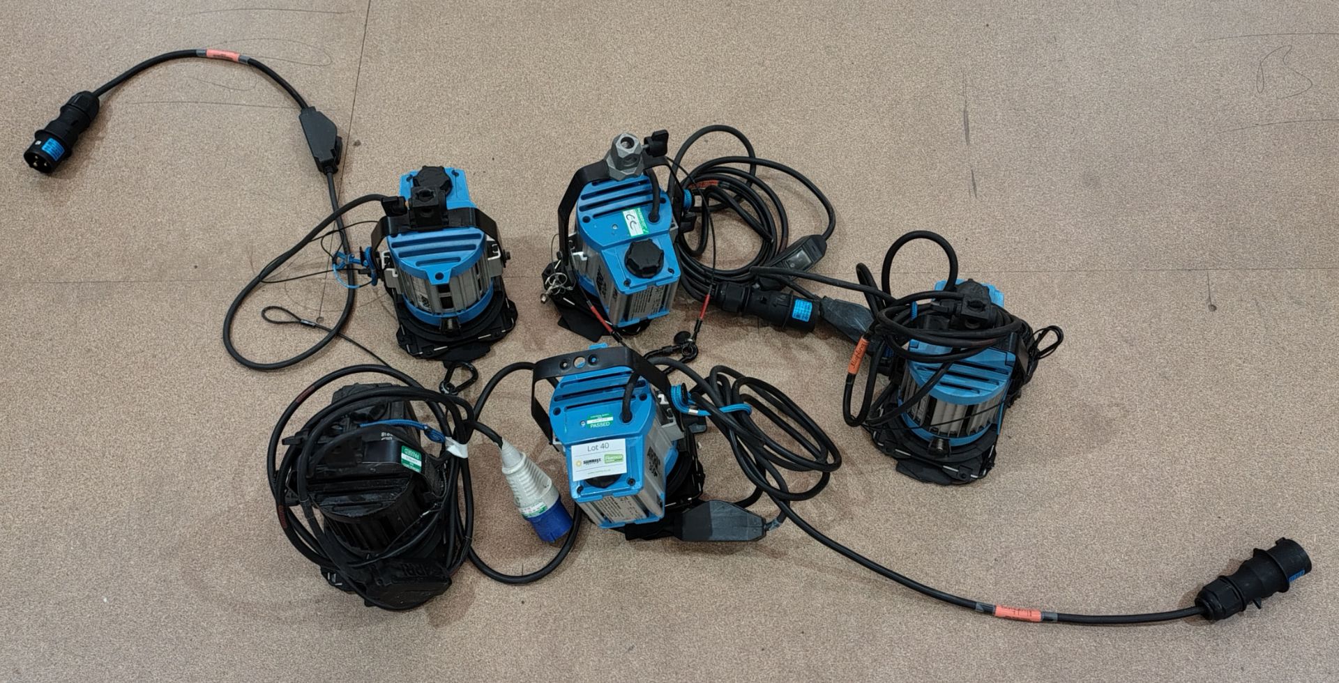 5x Arri 300 Plus Fresnels with barndoors - Image 11 of 11