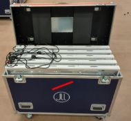 8x Flourescent 4 x 4 Light in flight case - L 125 x W 55 x H 100cm