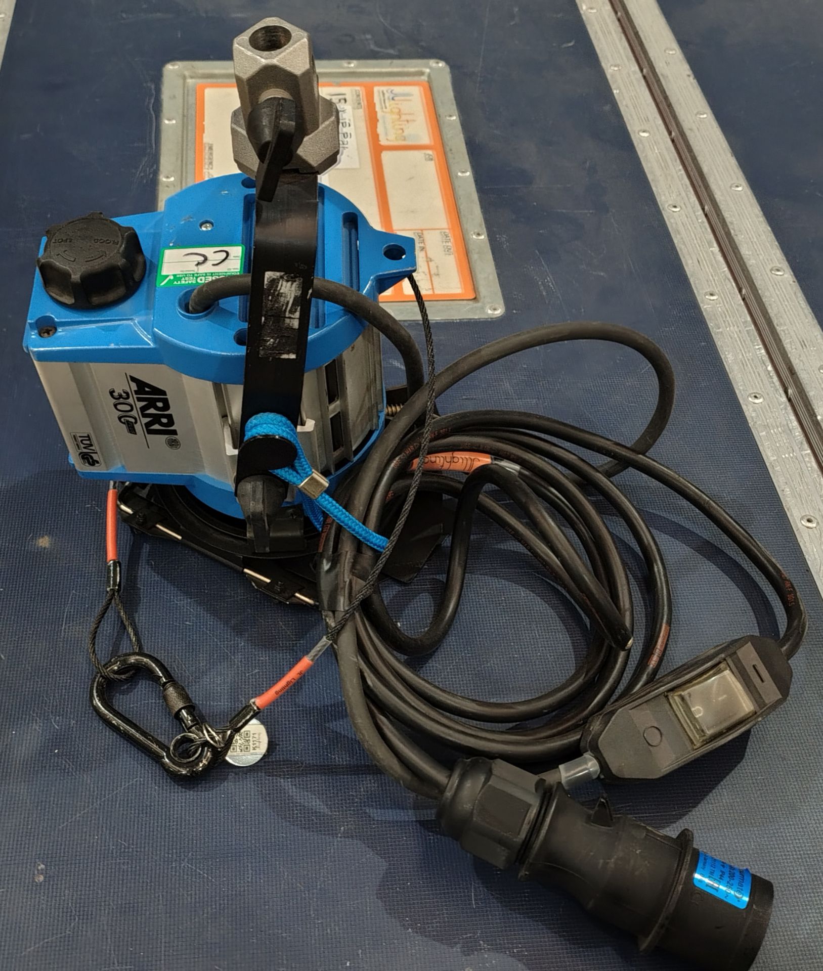 5x Arri 300 Plus Fresnels with barndoors - Image 6 of 11