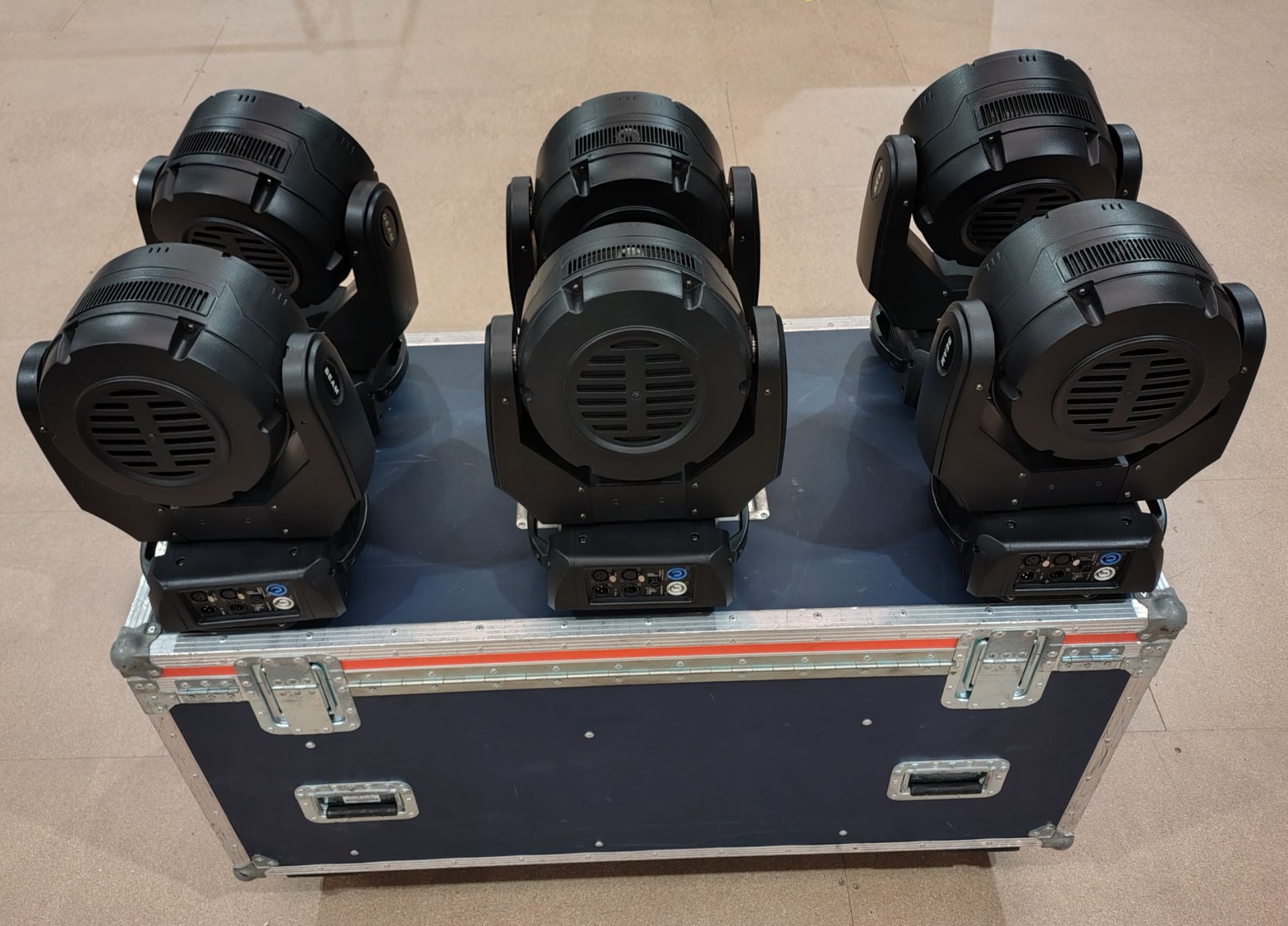 6x JLL Pixel Wash in flight case, omega clamps are included (may not be pictured) - Image 6 of 12