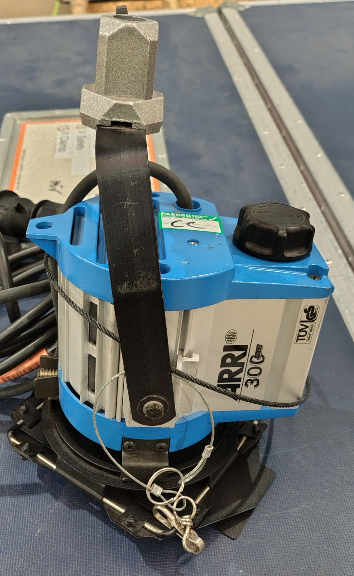 5x Arri 300 Plus Fresnels with barndoors - Image 3 of 11