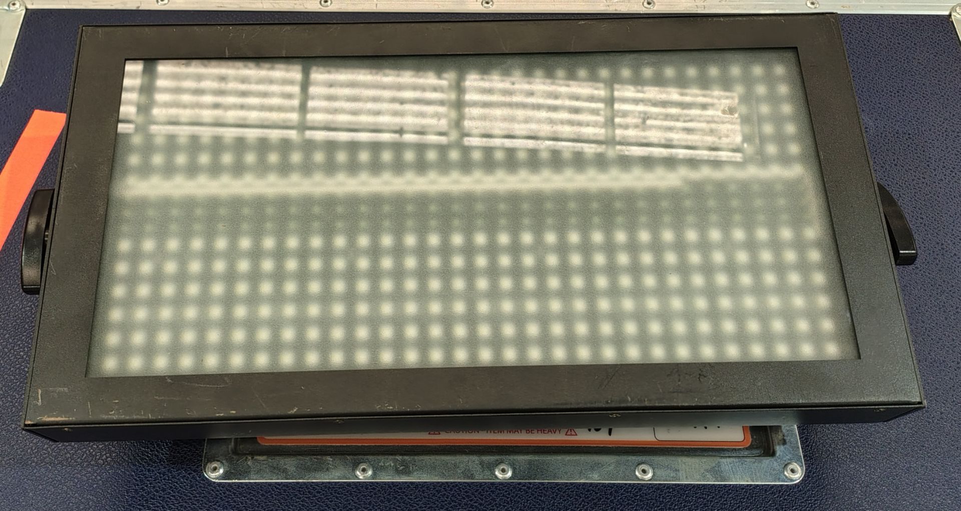 11x Varytec Colors NerveStrobe HP in flight case - L 120 x W 55 x H 77cm - Image 2 of 8