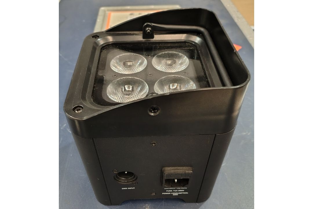 8x Equinox Colour Raider Lithium LED Uplighter in 2x carry bag - Image 4 of 6