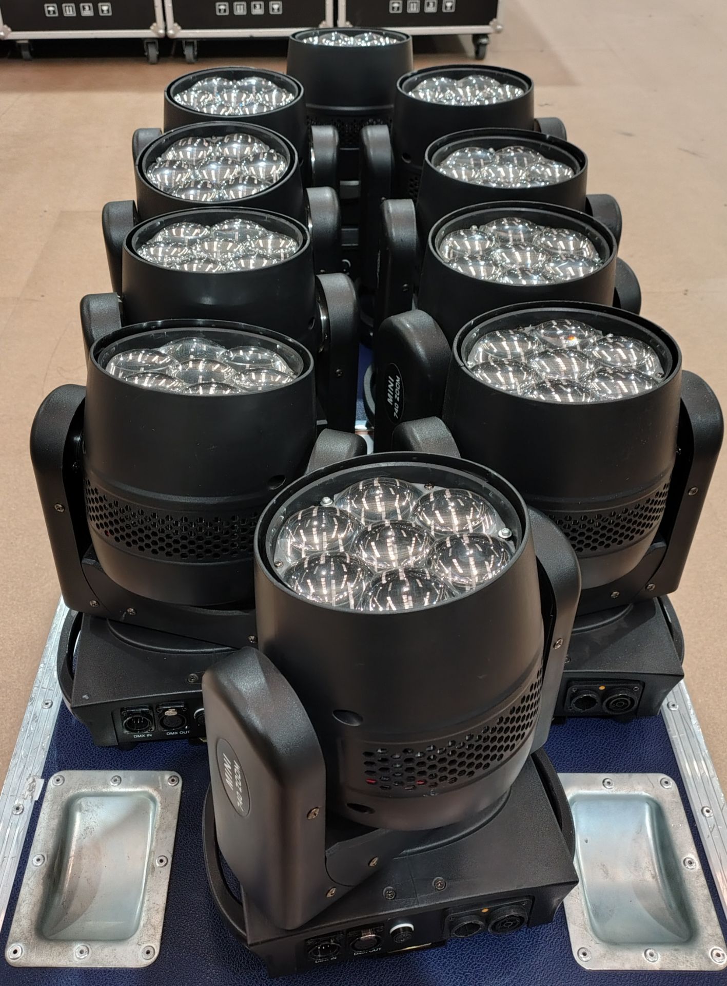 10 x Mini 740 Zoom Pixel Wash, NO flight case - Image 3 of 9