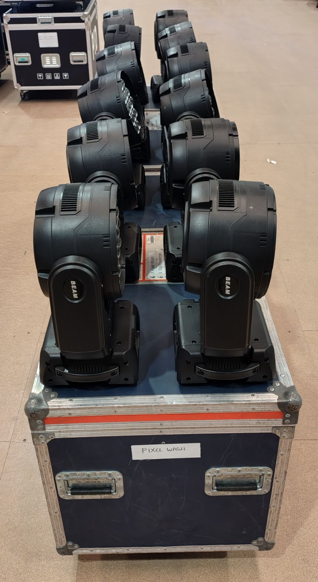 12x JLL Pixel Wash in 2x flight case, omega clamps are included (may not be pictured) - Image 14 of 17