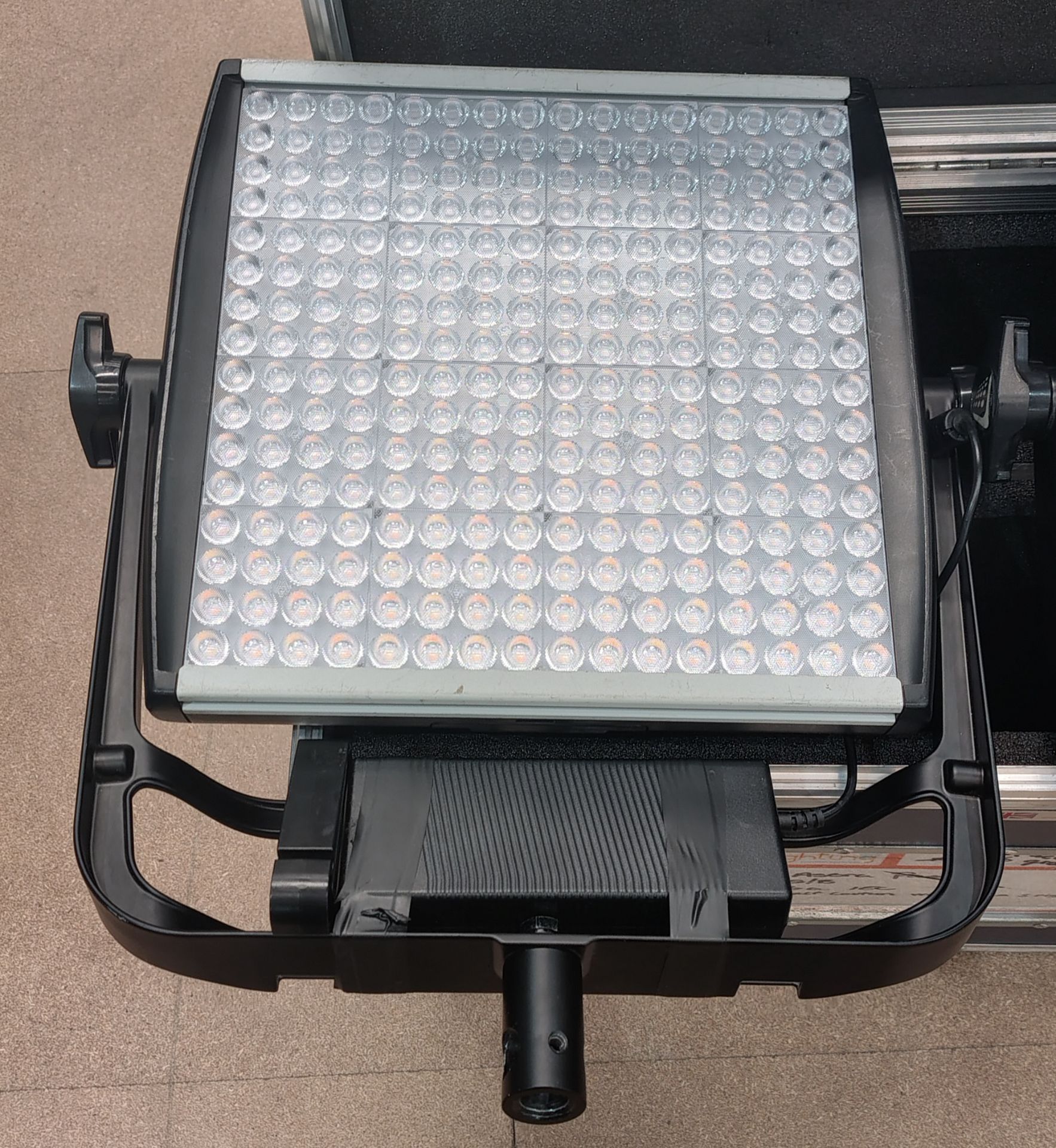 1x Astra 1X1 & 1x Astra 6X in flight case - L 65 x W 32 x H 55cm - Image 6 of 9