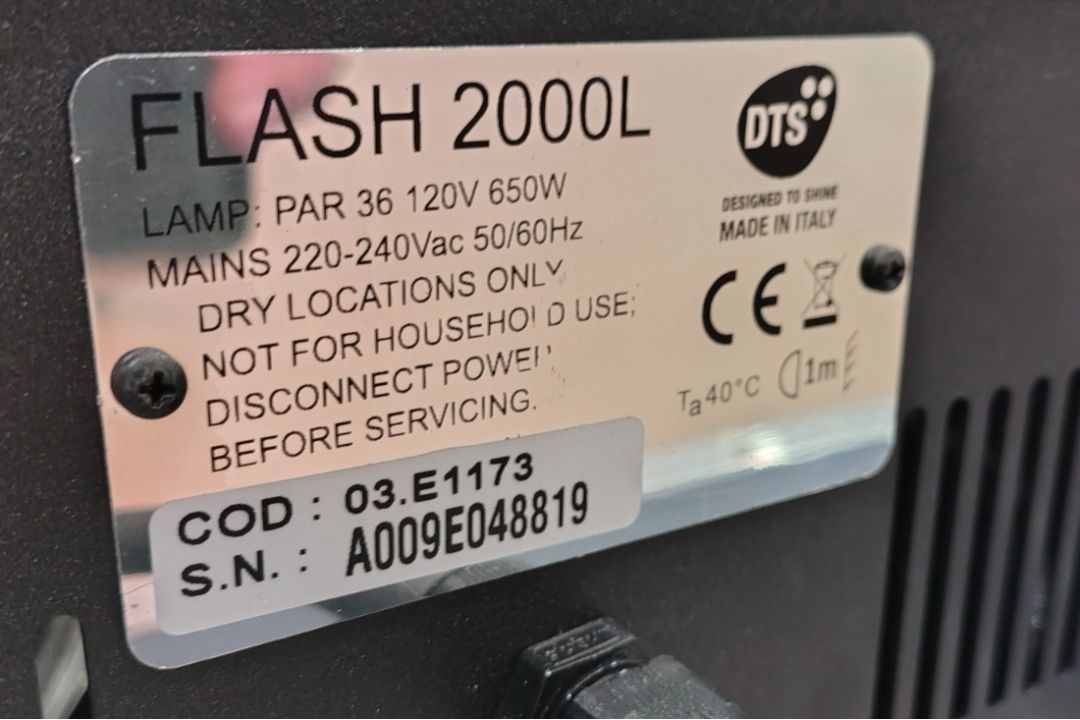 6x DTS Flash 2000L 2-Lite stage blinder in flight case - L 130 x W 60 x H 55cm - Image 4 of 8