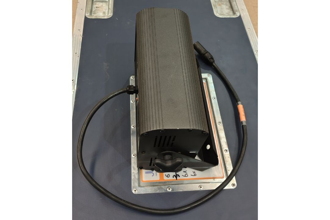 6x DTS Flash 2000L 2-Lite stage blinder in flight case - L 130 x W 60 x H 55cm - Image 5 of 8