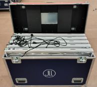 10x Flourescent 4 x 4 Light in flight case - L 125 x W 55 x H 100cm