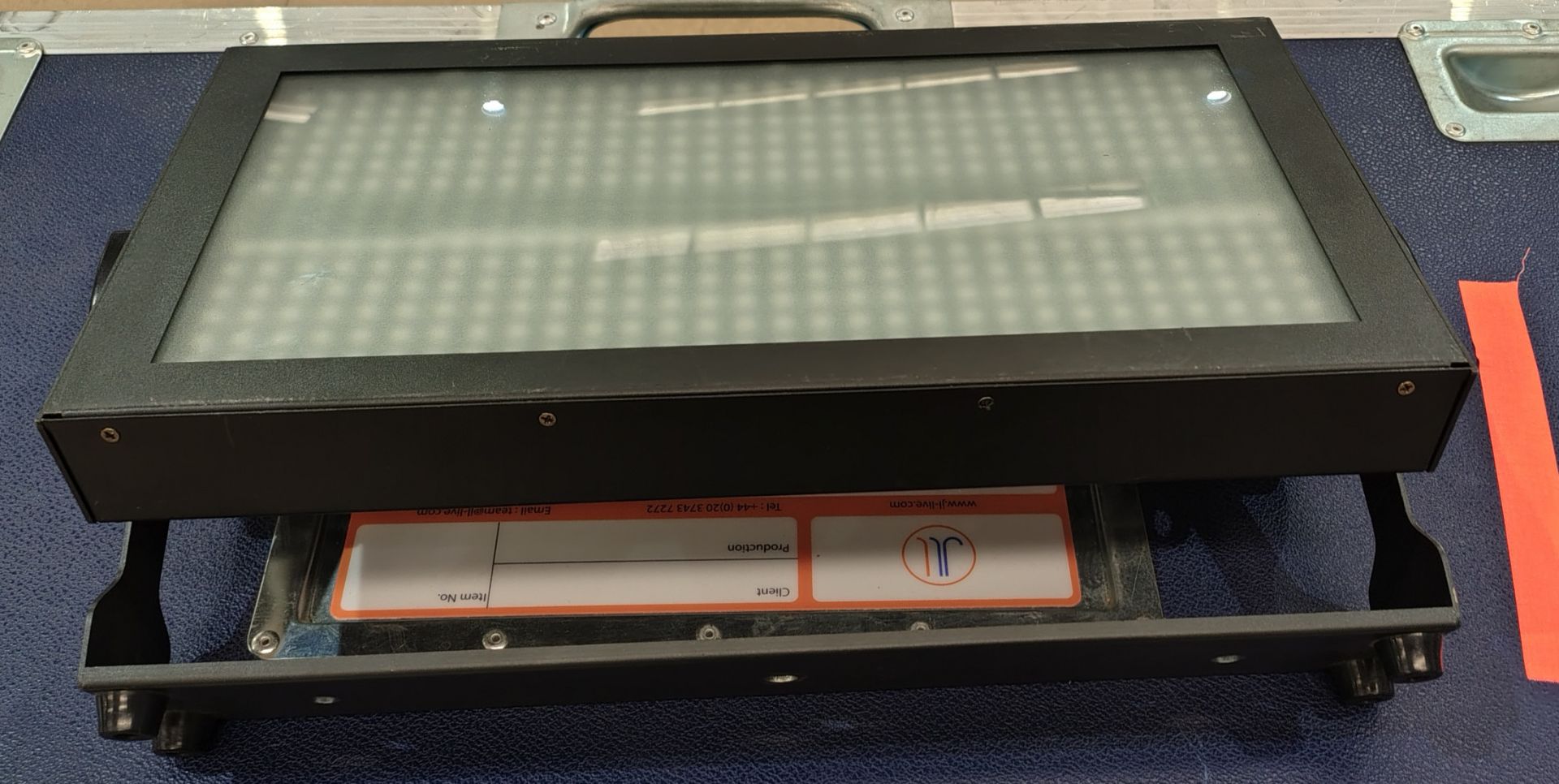 11x Varytec Colors NerveStrobe HP in flight case - L 120 x W 55 x H 77cm - Image 4 of 8