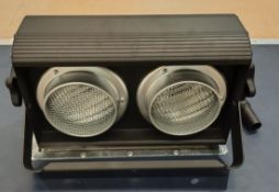 6x DTS Flash 2000L 2-Lite stage blinder in flight case - L 130 x W 60 x H 55cm