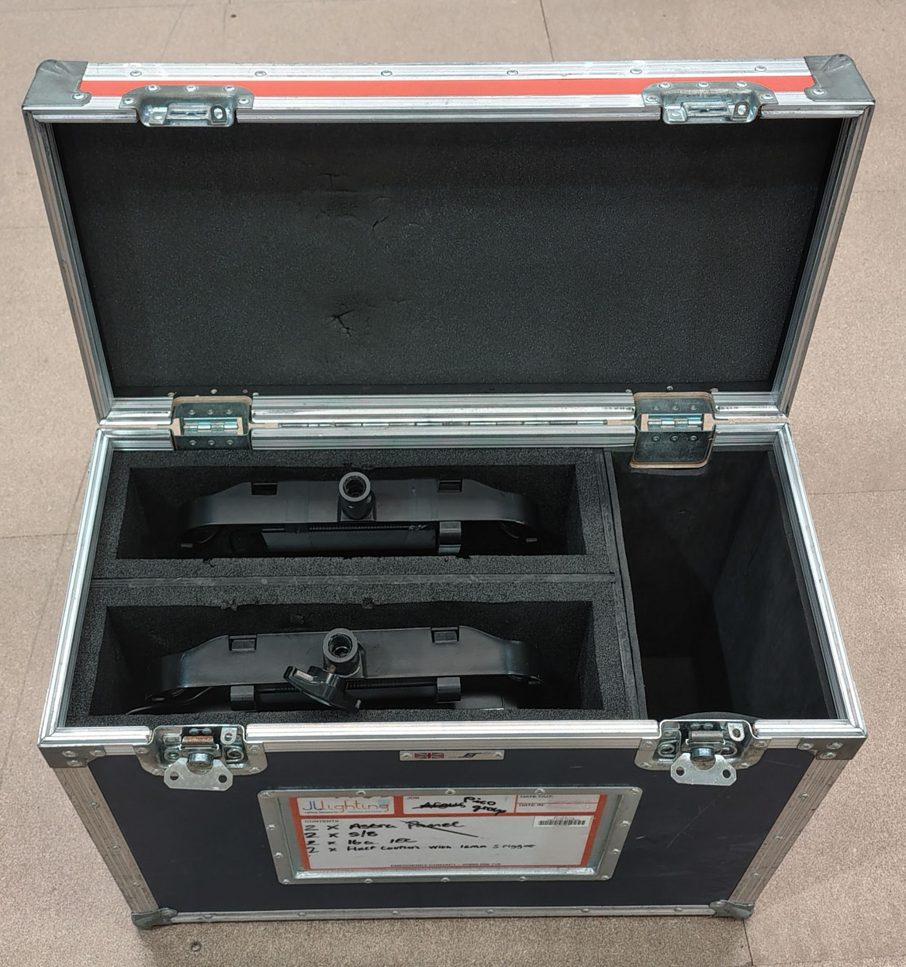 1x Astra 1X1 & 1x Astra 6X in flight case - L 65 x W 32 x H 55cm - Image 9 of 9
