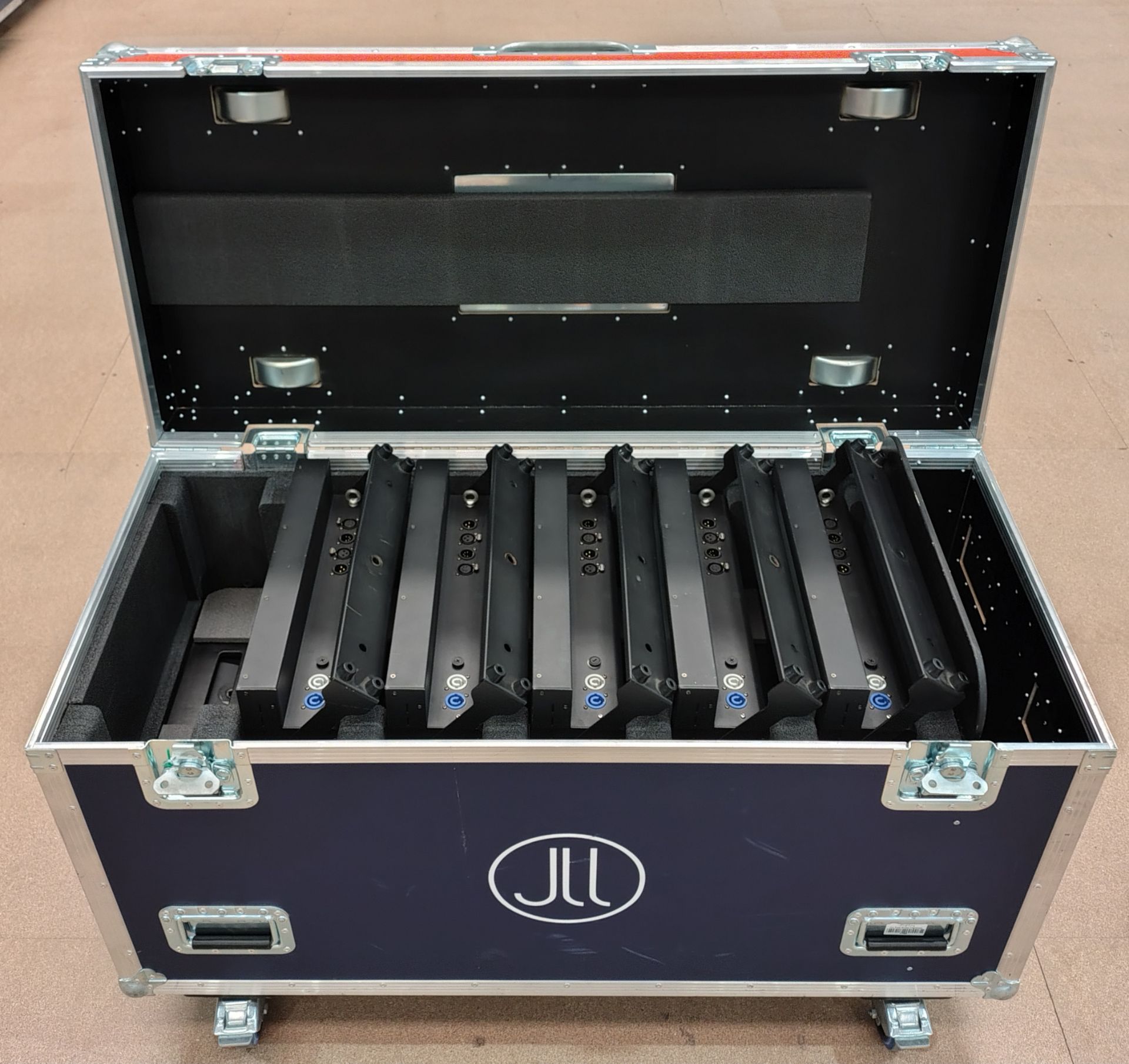 11x Varytec Colors NerveStrobe HP in flight case - L 120 x W 55 x H 77cm