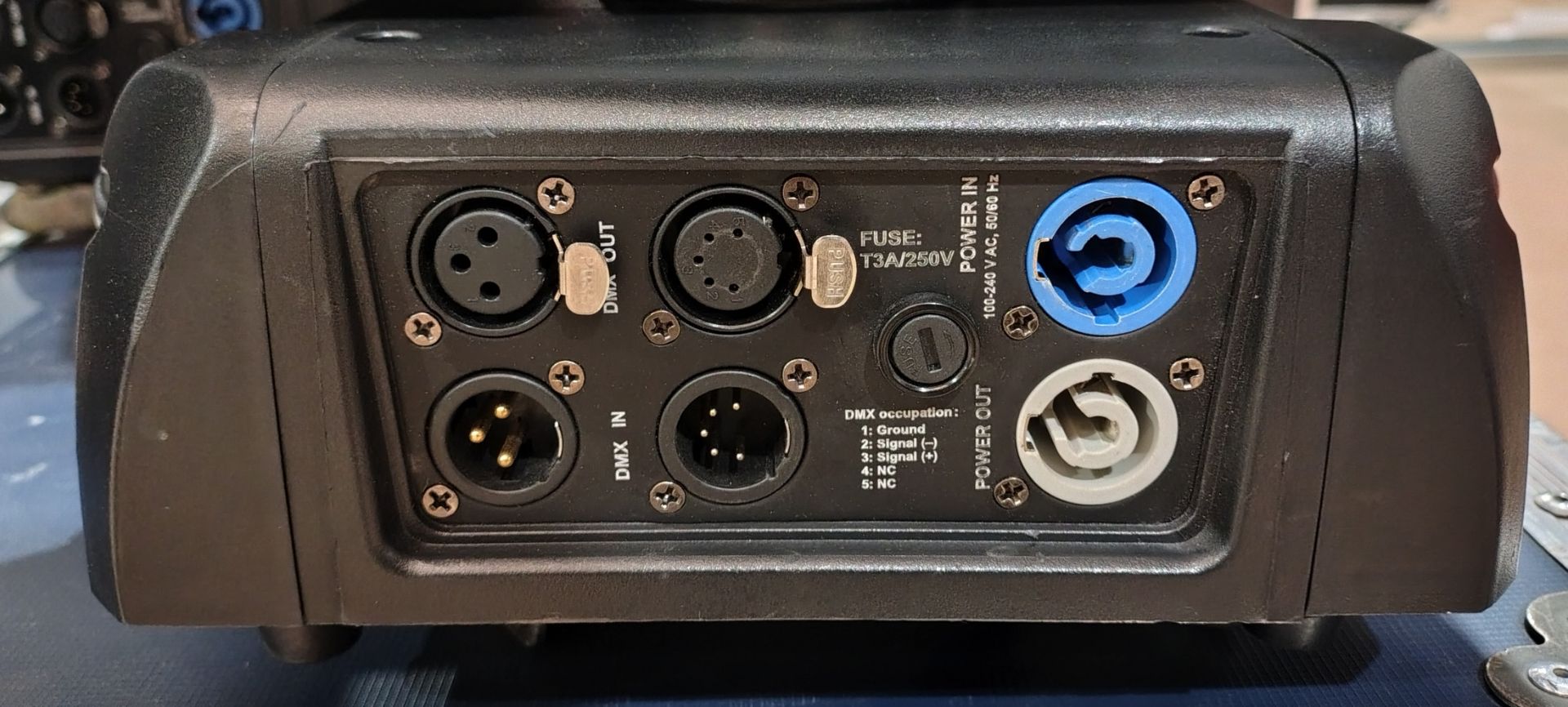 5x JLL Pixel Wash in flight case - omega clamps are included (may not be pictured) - Image 7 of 10