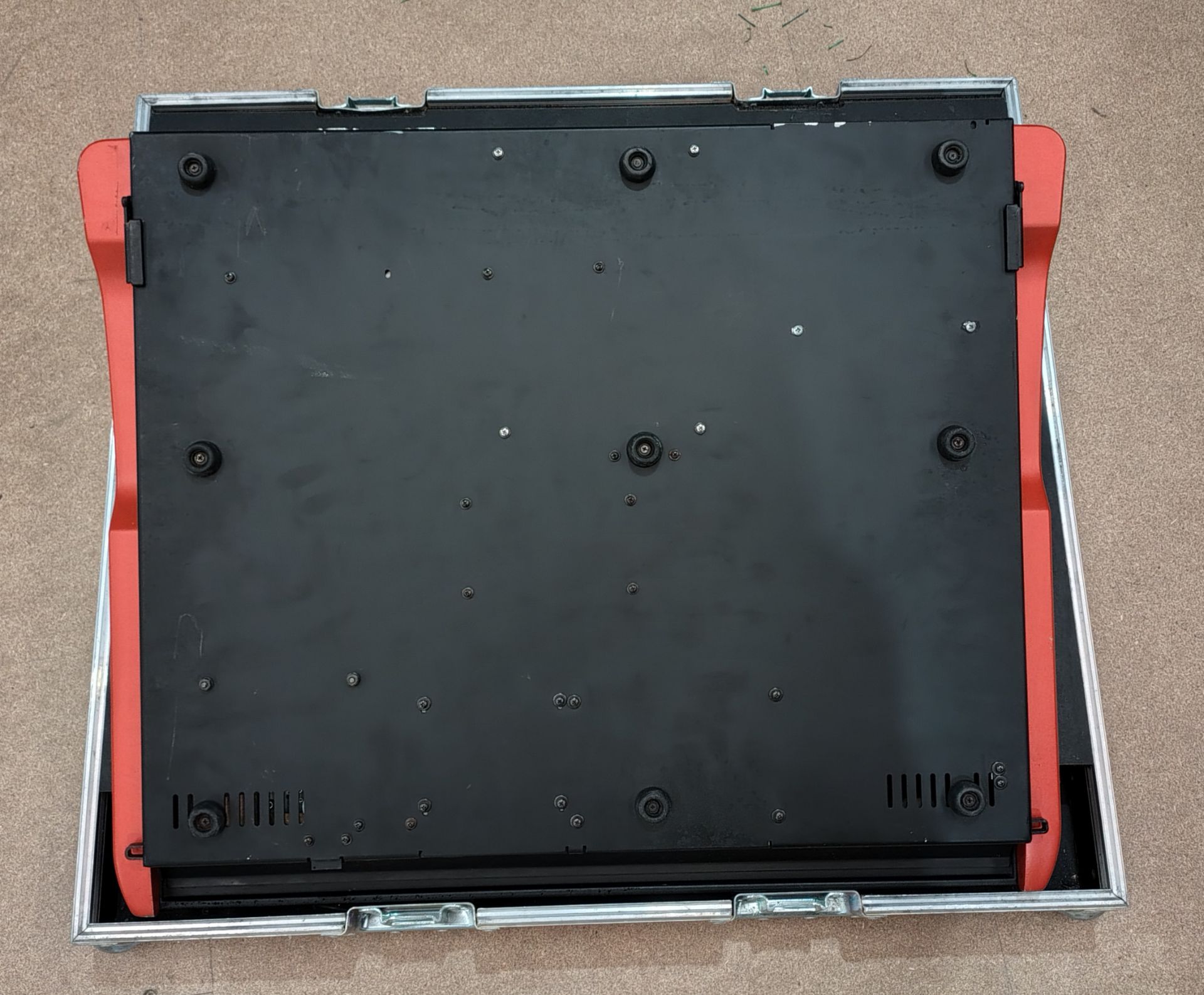 1x Compulite vector Orange Lighting Console in flightcase - L 75 x W 35 x H 88cm - Image 7 of 9