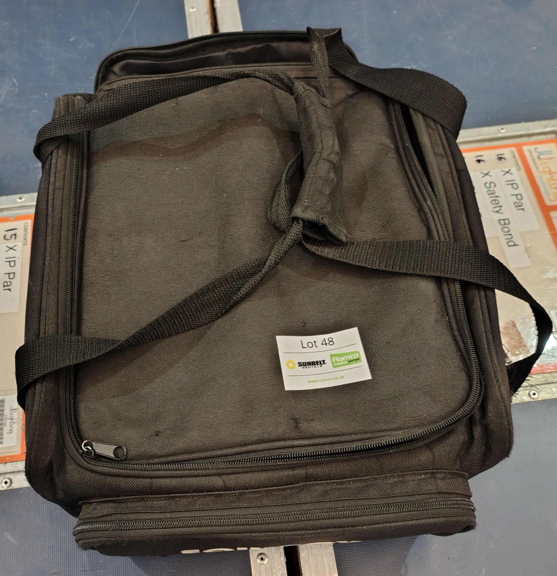 4x Equinox Colour Raider Lithium LED Uplighter in carry bag - Image 6 of 6