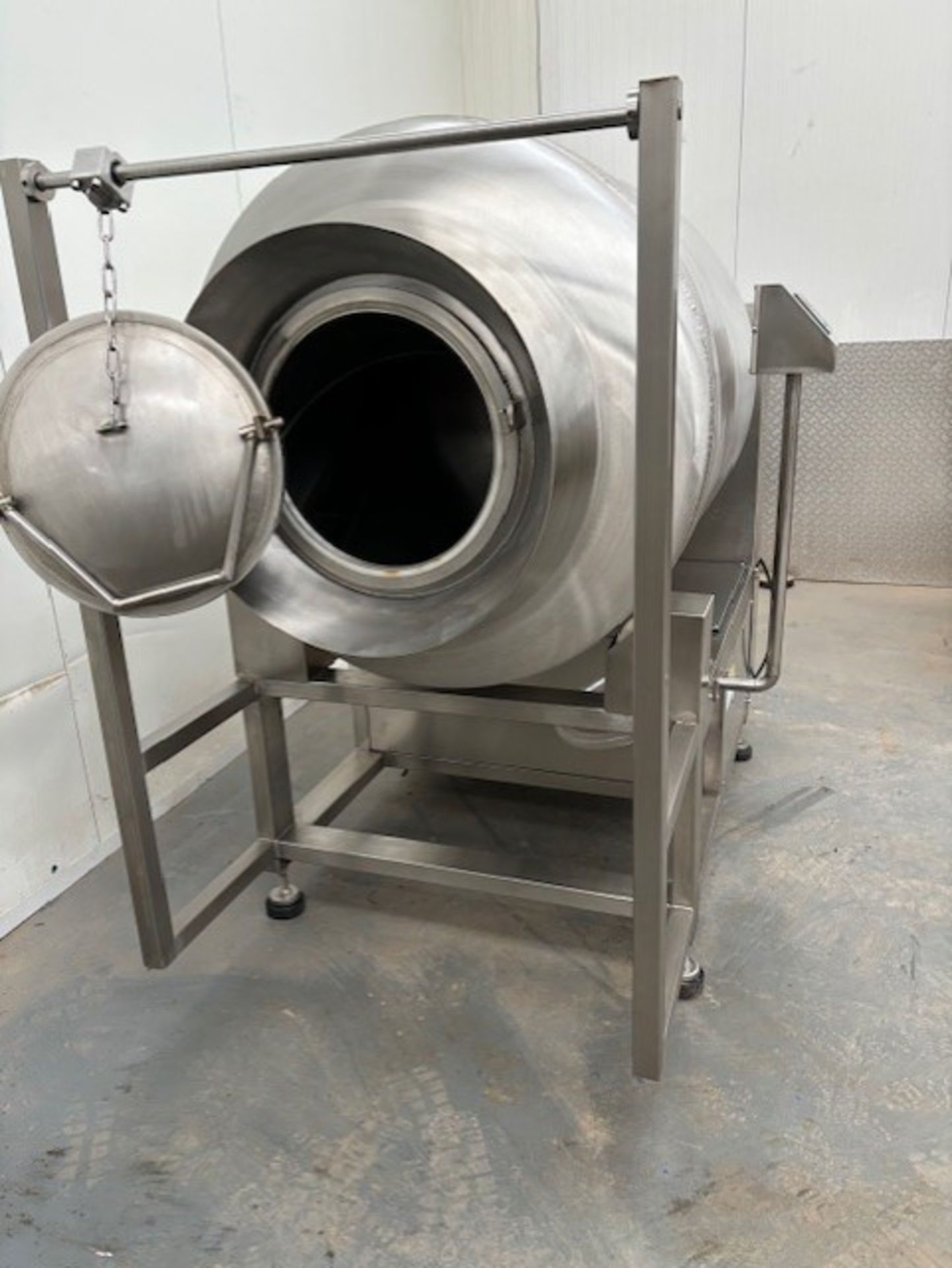 VT 2000 litre vacuum tumbler with built in vacuum pump and full process controls - Image 4 of 5