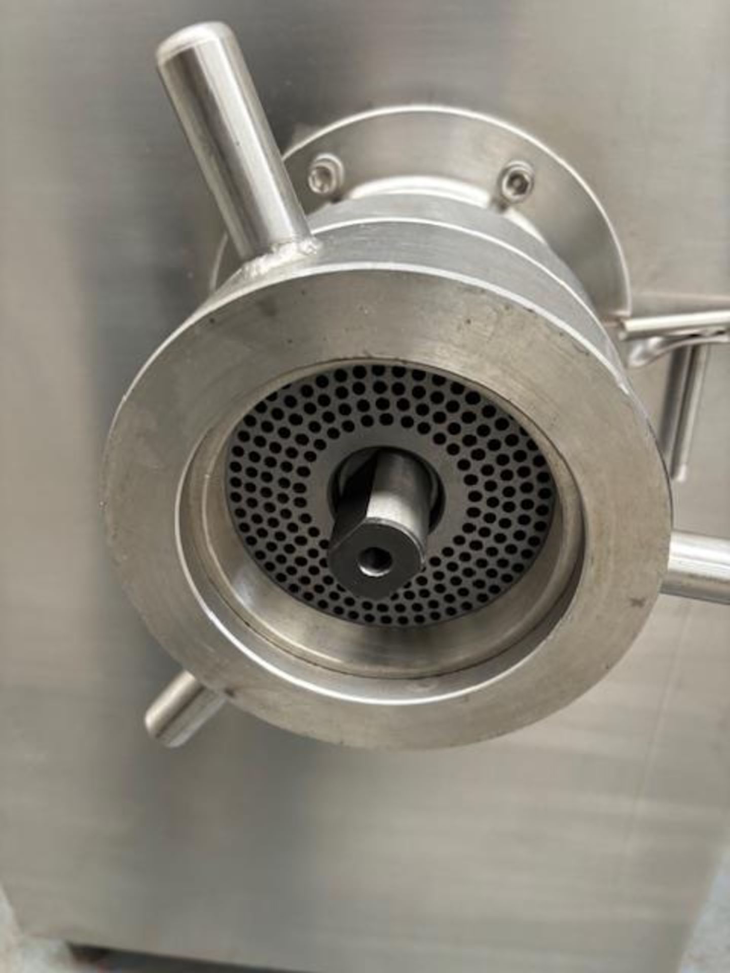 KTC 130 mincer - 130mm head size - 3 phase - year 2024 - 105cm L x 75cm W x 115cm H - Image 7 of 8