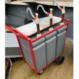 Sauce dispenser - 90cm L x 80cm W x 160cm H