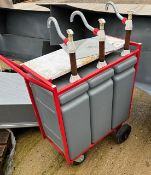 Sauce dispenser - 90cm L x 80cm W x 160cm H