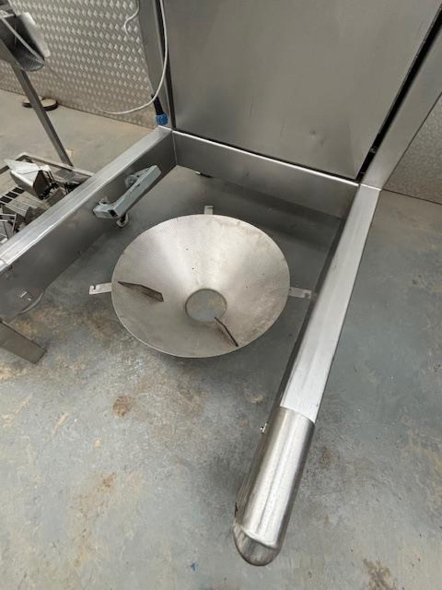 Bilwinko multihead weigher - 14 weight buckets - rise and fall stand - wash trolley - 3 phase - 2004 - Image 6 of 8