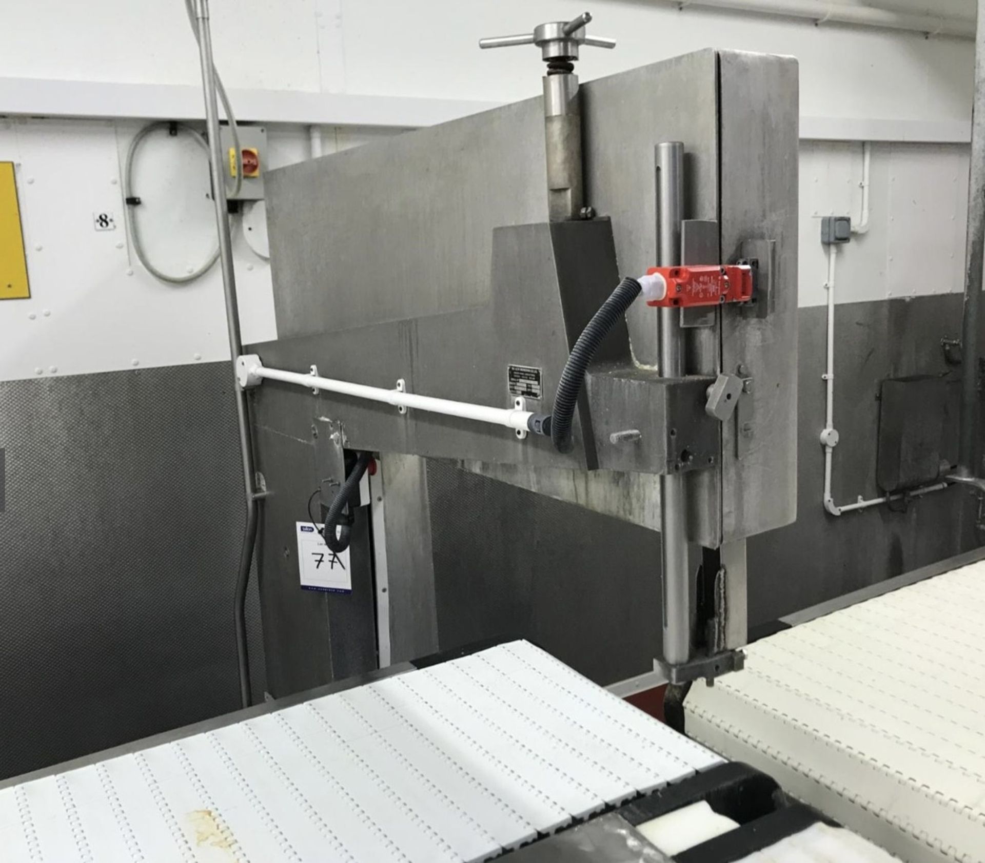 AEW 900 bandsaw - 3 phase - 147.5cm L x 140cm W x 210cm H - Image 4 of 4