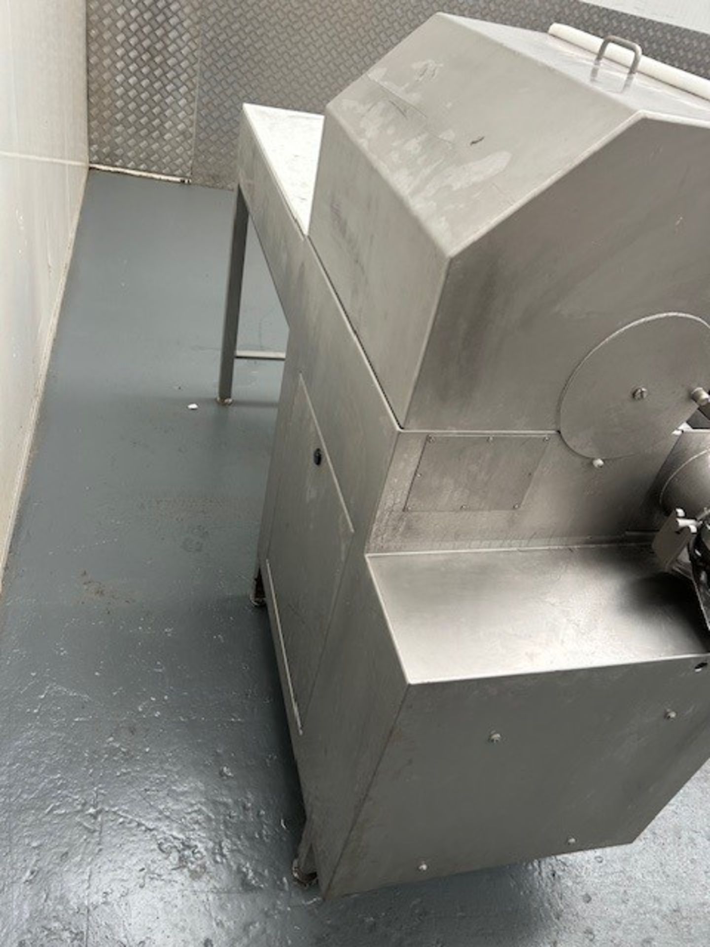Dorit press - 3 phase - used for pressing kebabs, hams etc - 170cm L x 70cm W x 135cm H - Image 4 of 5