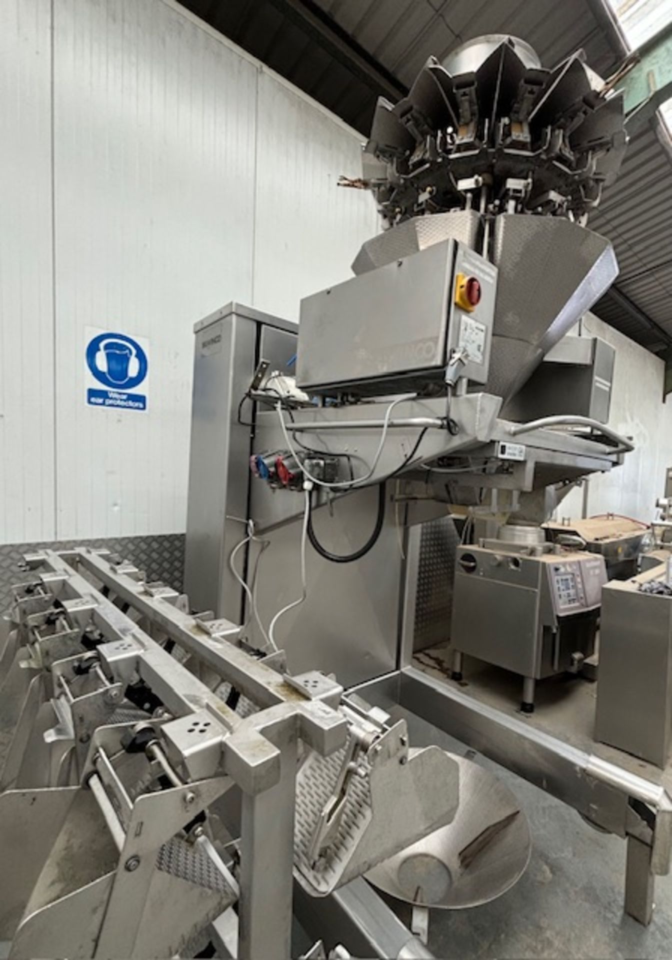 Bilwinko multihead weigher - 14 weight buckets - rise and fall stand - wash trolley - 3 phase - 2004 - Image 8 of 8
