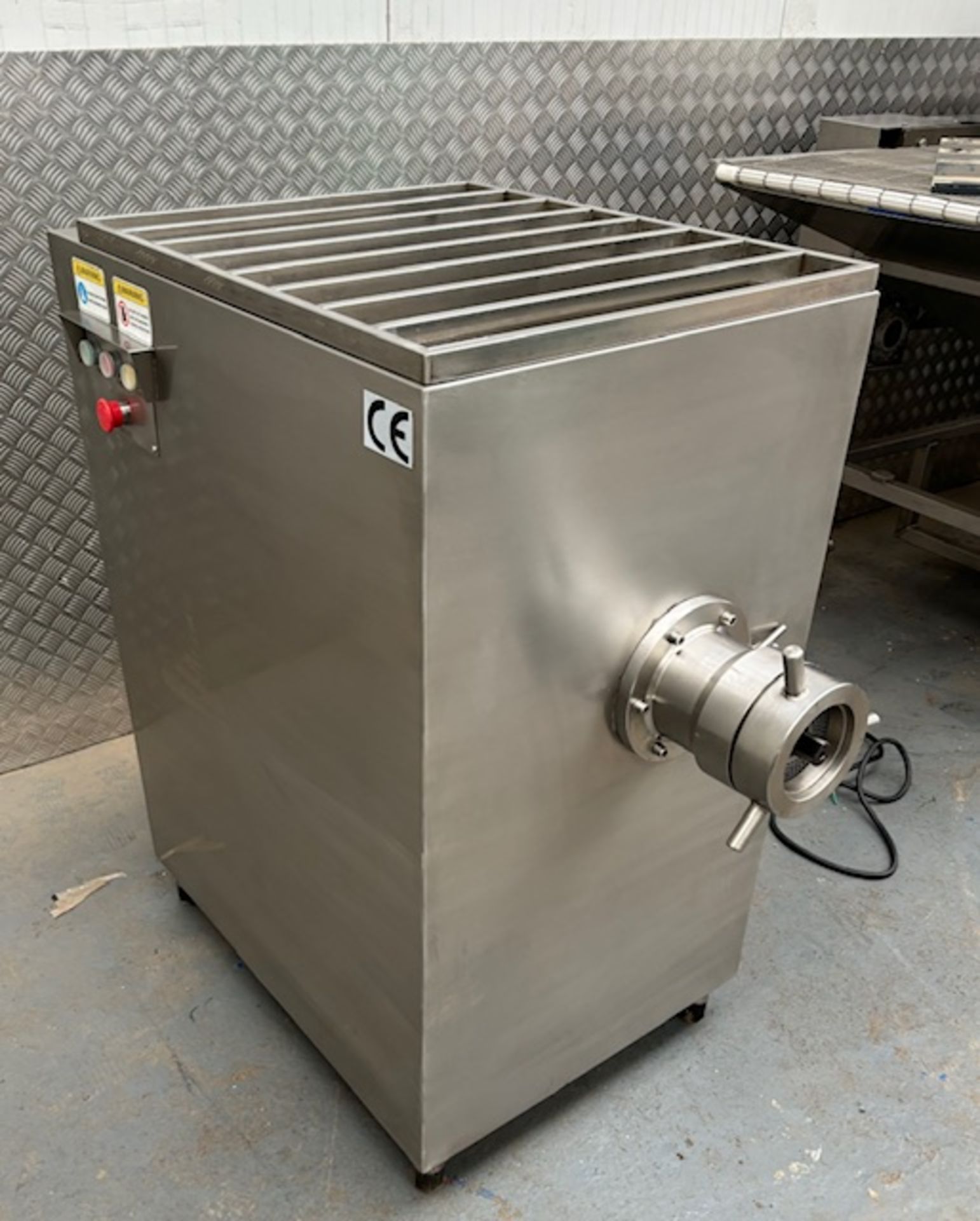 KTC 130 mincer - 130mm head size - 3 phase - year 2024 - 105cm L x 75cm W x 115cm H