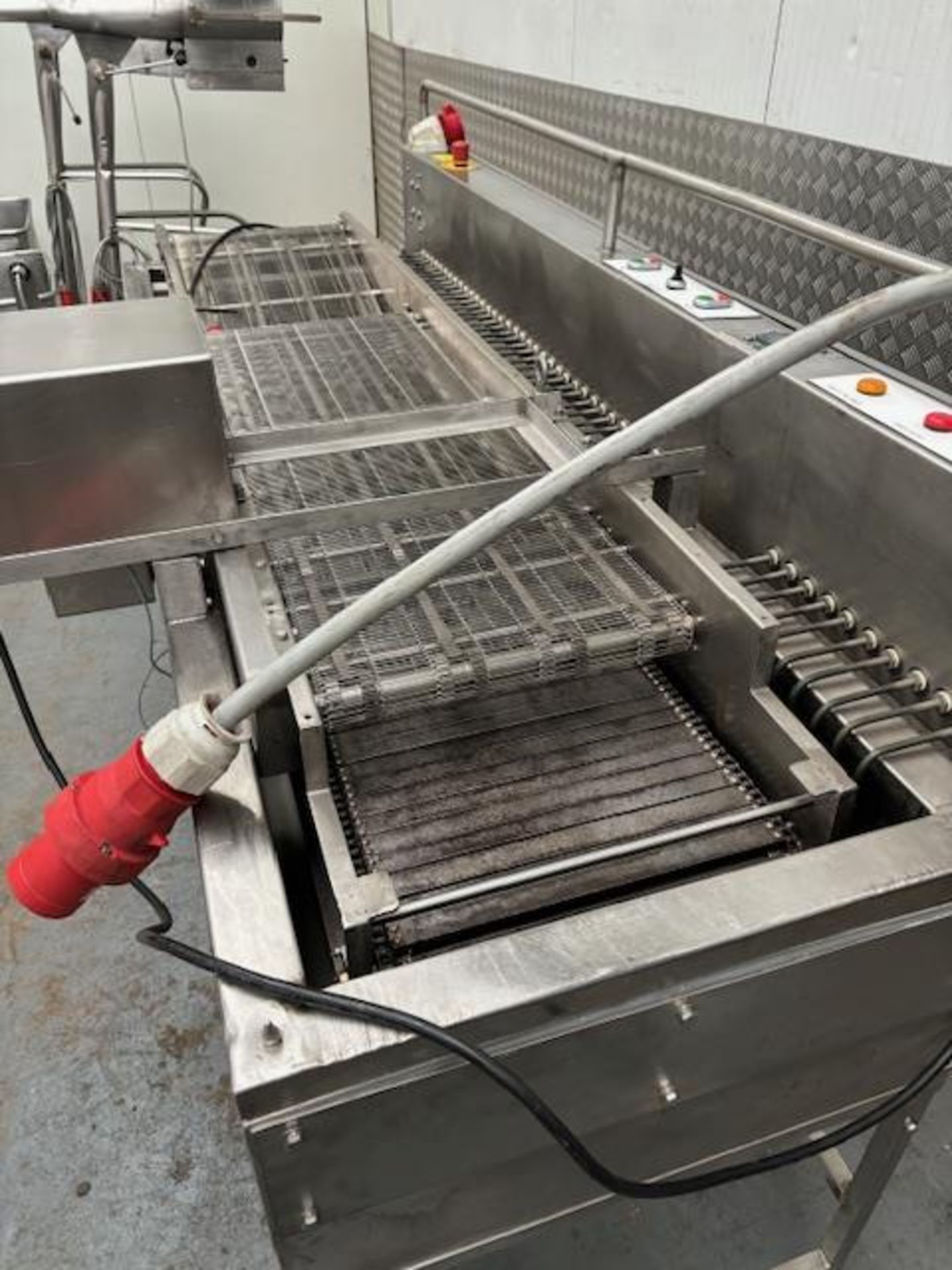 Coat and Fry fryer with 40cm belt width - oil circulation pump - 3 phase - Image 3 of 7