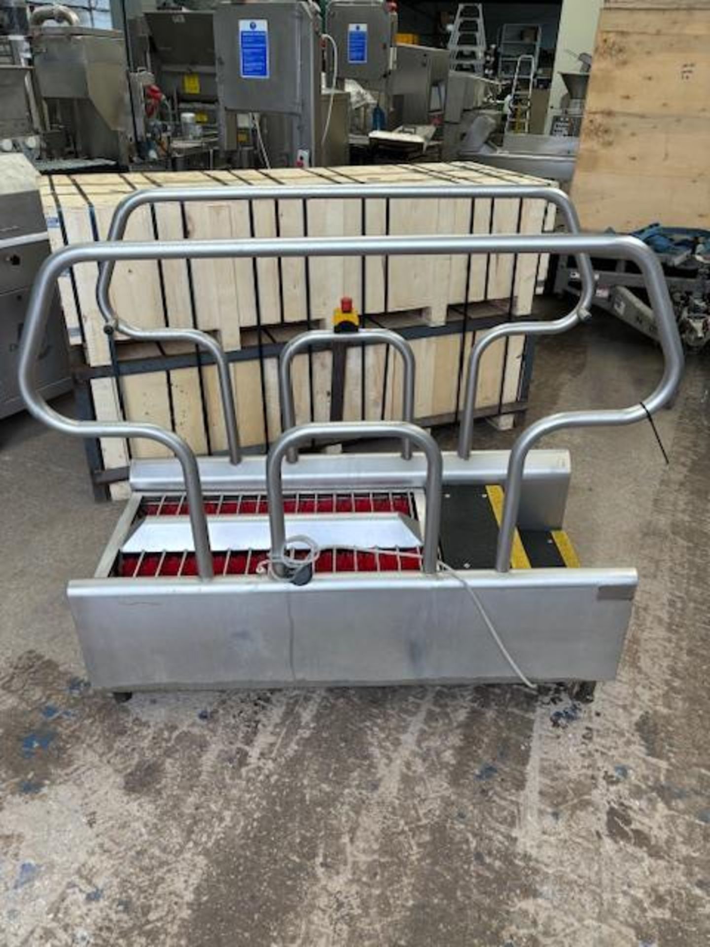 Neiros walk through boot wash - year 2019 - single phase - 160cm L x 80cm W x 142.5cm H