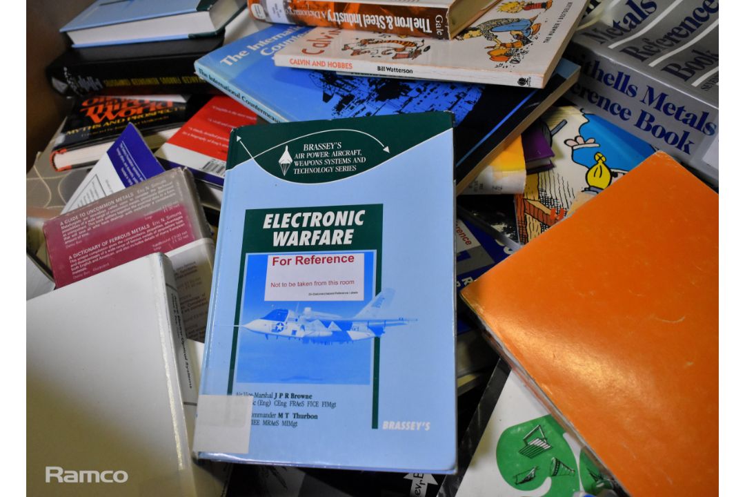 Pallet of mixed genre books - approx. weight: 290kg - Image 2 of 5
