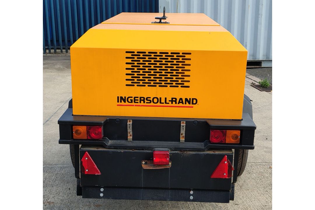 Ingersoll-Rand P180WDG portable compressor - Working pressure: 7 bar - Year: 2000 - 157 hours - Image 4 of 37