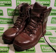 100x pairs of Grade 2 Various combat boots - may include - Magnum, YDS, Haix - mixed sizes