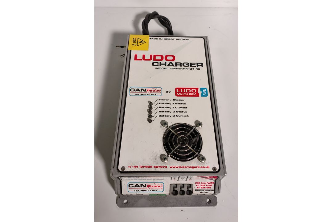 Fire & rescue accessories - hand backpack sprayer, scangrip lights, Ludo charger and more - Image 8 of 9