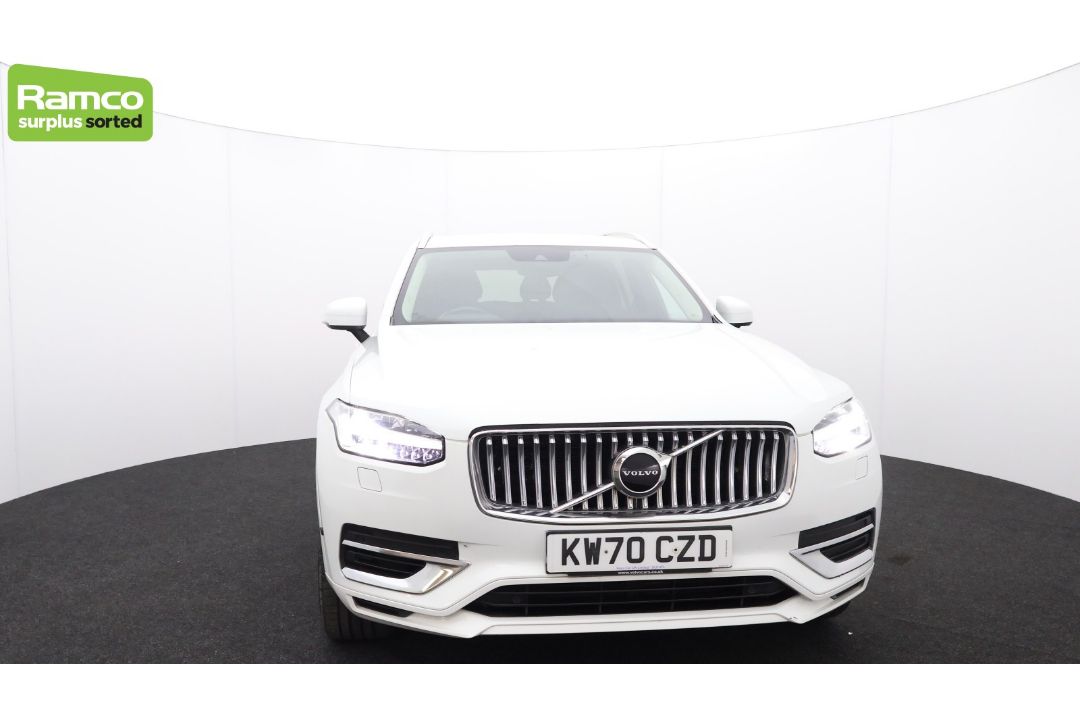 2021 Volvo XC90 Momentum T8 Recharge AWD 2.0L Petrol Hybrid - full details in the description - Image 2 of 61