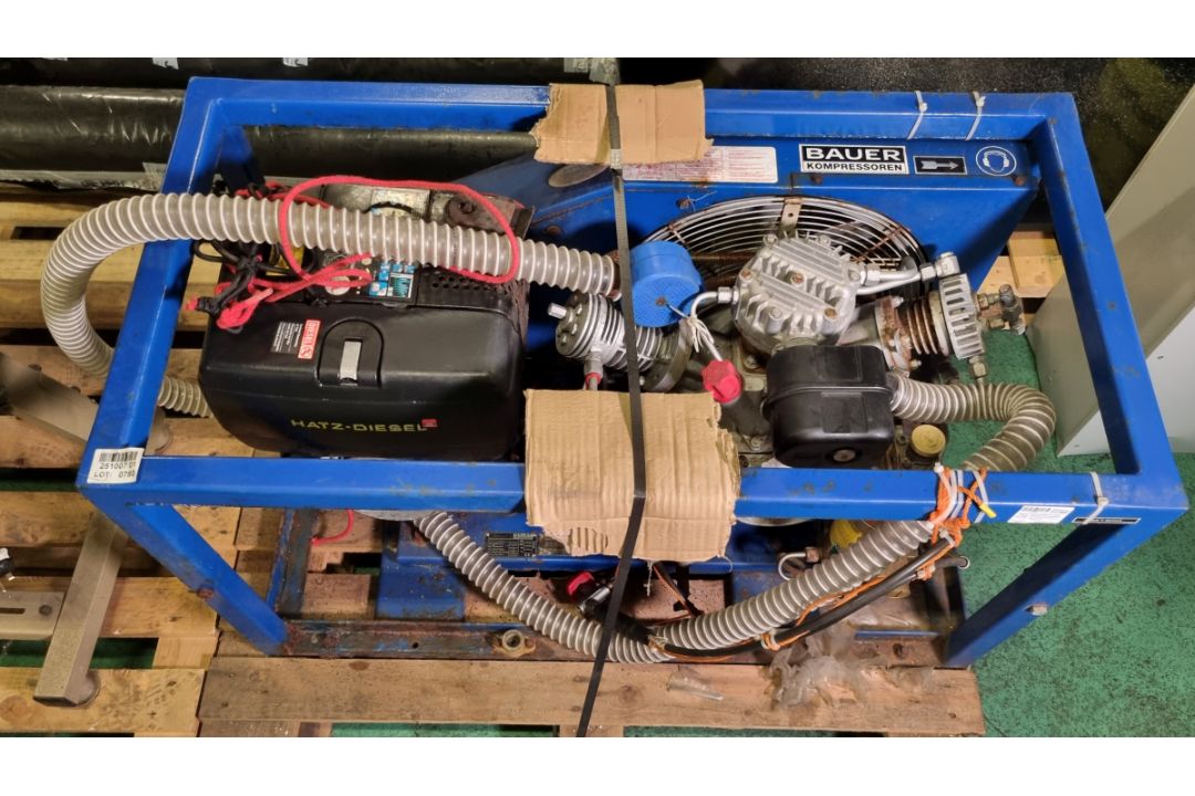 Bauer Kompressoren Hatz-Diesel 1B30 air compressor 330 bar - W 1100x D 570 x H 630mm - Image 2 of 4