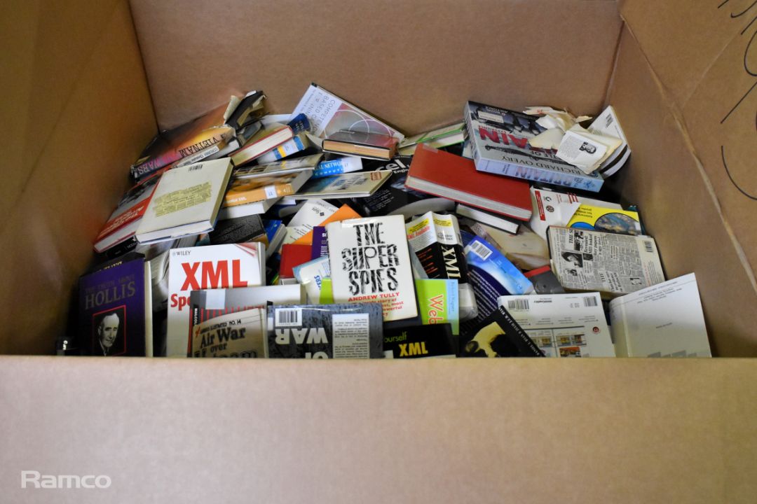Pallet of mixed genre books - approx. weight: 290kg - Image 5 of 5