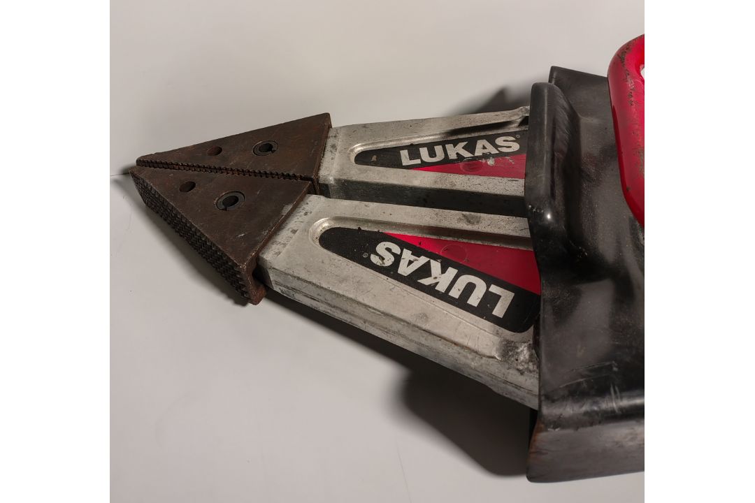 Lukas Century LSP 40 EN 230kN rescue jaws of life - W 340 x D 1100 x H 180mm - Image 2 of 4