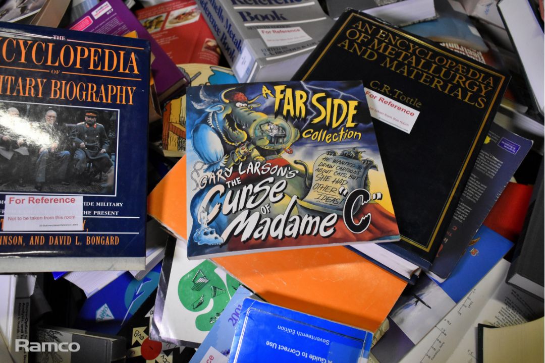 Pallet of mixed genre books - approx. weight: 290kg - Image 4 of 5