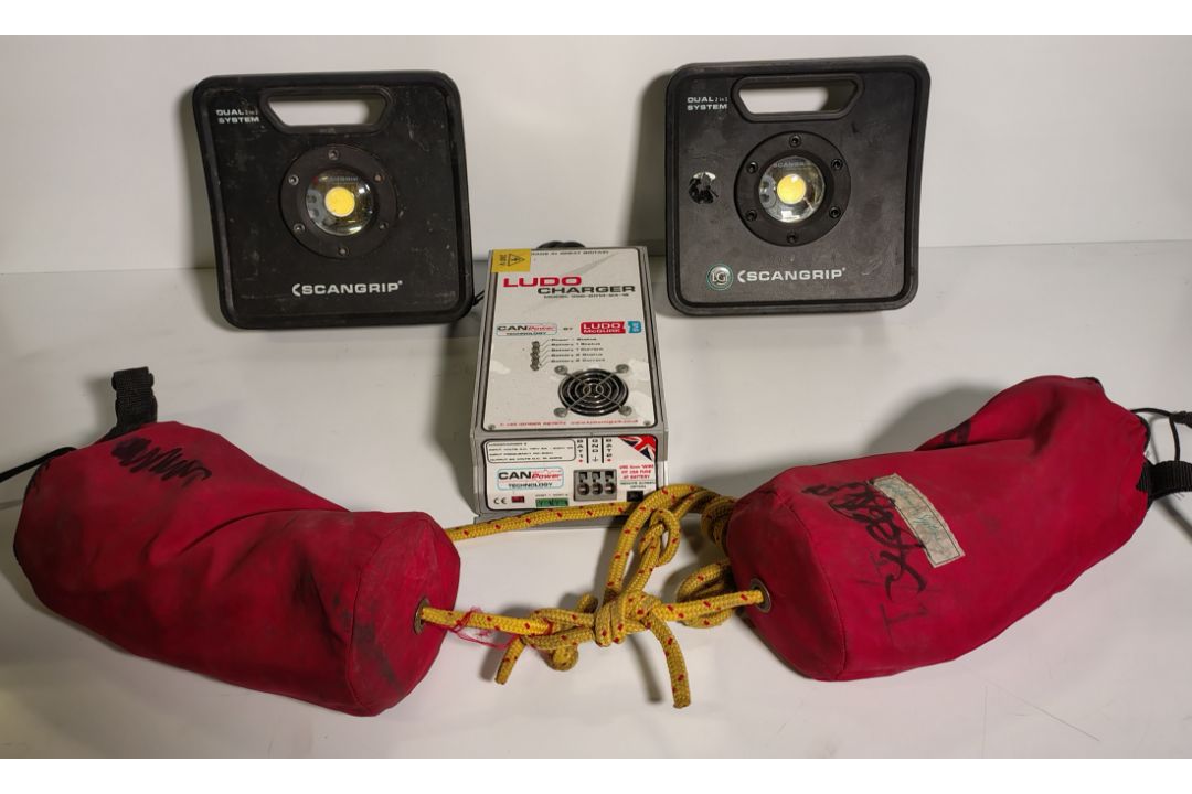 Fire & rescue accessories - hand backpack sprayer, scangrip lights, Ludo charger and more - Image 2 of 9
