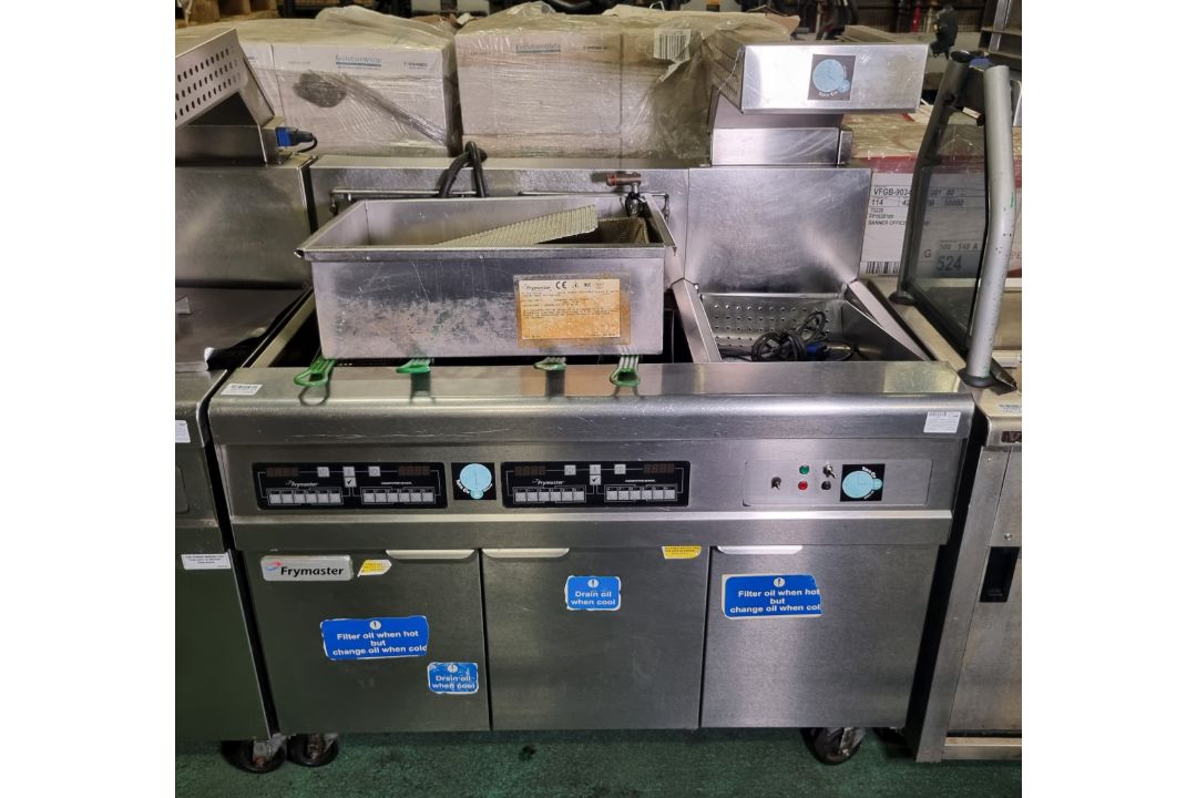 Frymaster FMRE217CSD (SN: 1504NI0016) 3 door stainless steel twin tank quad basket electric fryer - Image 1 of 5